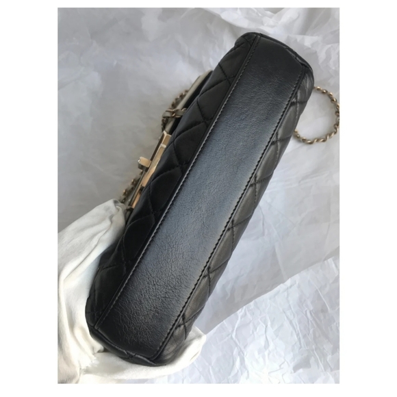 CHANEL flap bag - Picture 7 of 16